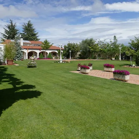 فيلة Villamercedes 1 *
